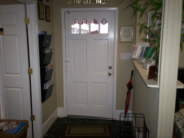 Office For Lease: 311 W Lee St, Athens, AL 35611